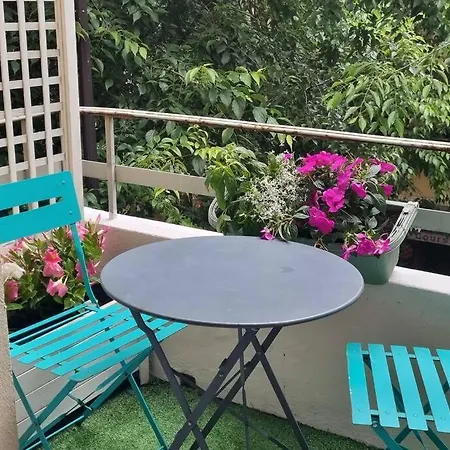 2 Pieces Au Centre D'antibes. *